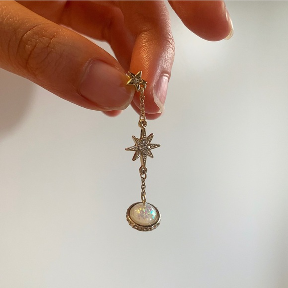 Amelia Liana x Skinnydip Opal Planet Drop Earrings - Picture 5 of 7